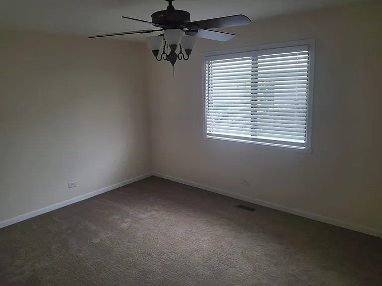 1096 Woonsocket Ct — Photo 11