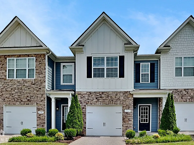 4247 Grapevine Loop #- — Photo 1