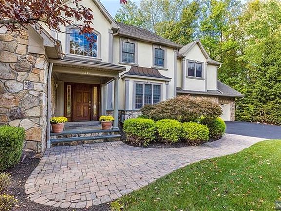 2nd image of 611 Peterson Farm Ct
