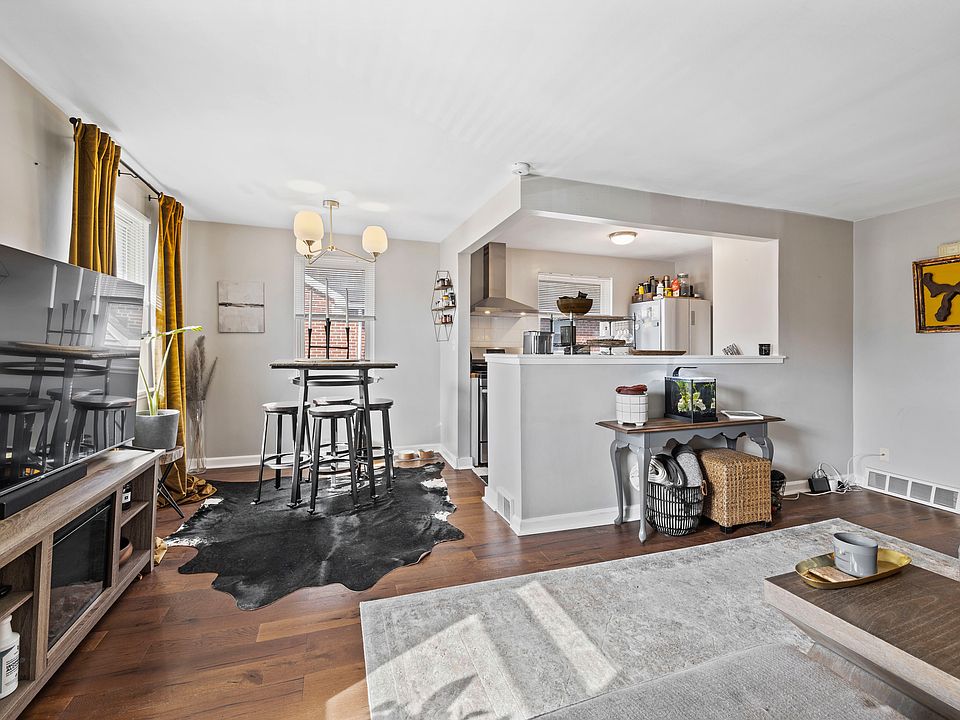 Kitchen / Dining