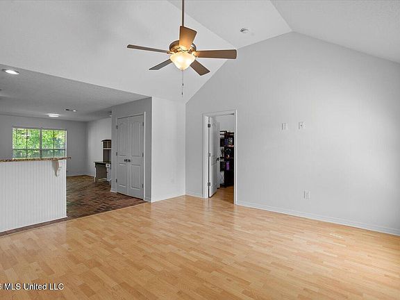 4th image of 13687 Lawton Ln
