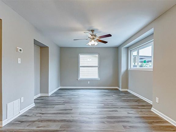 3rd image of 567 Pecan Dr
