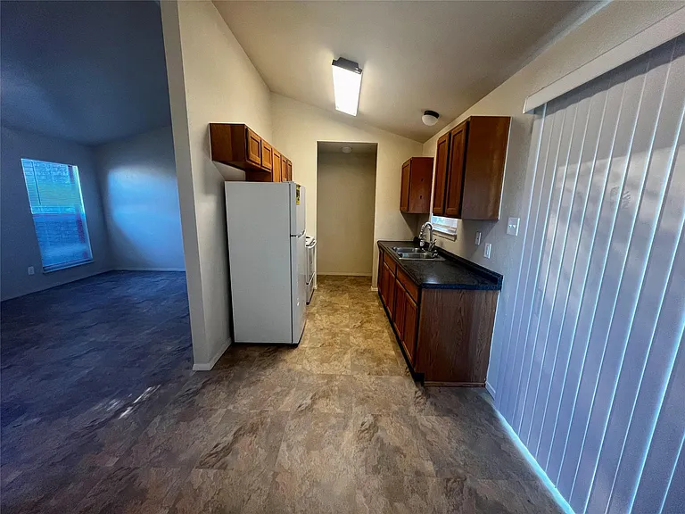 1204 Blackjack St #B — Photo 8