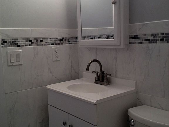 5th image of 2401 Walnut St #11203158