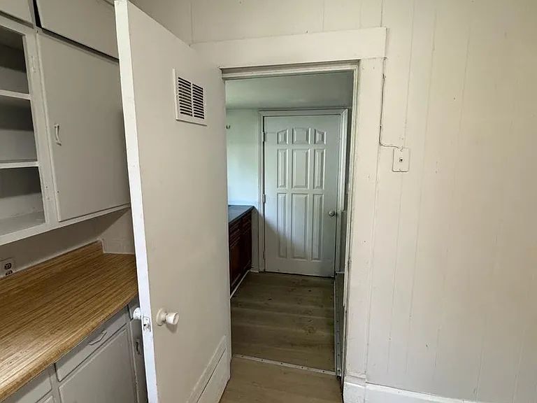 934 N National Ave — Photo 12