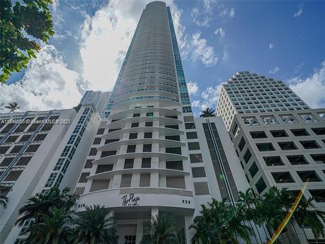 1st image of 950 Brickell Bay Dr APT 302