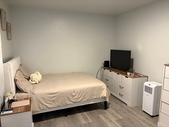 5th image of 5801 Rocky Mountain Ct #B