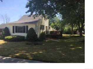 495 Homecrest Dr, Buffalo, NY 14226
