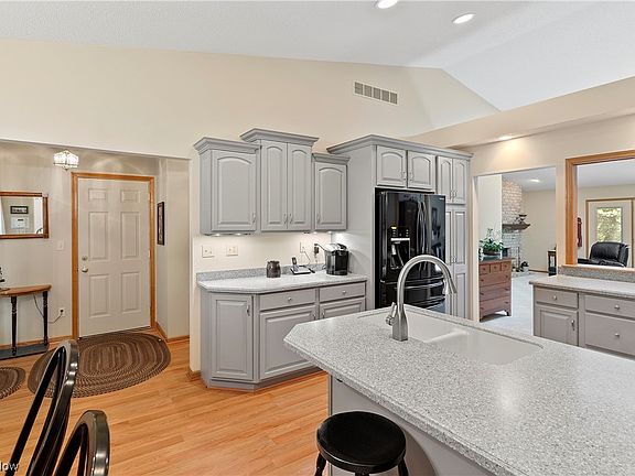 5th image of 137 Talsman Dr #2
