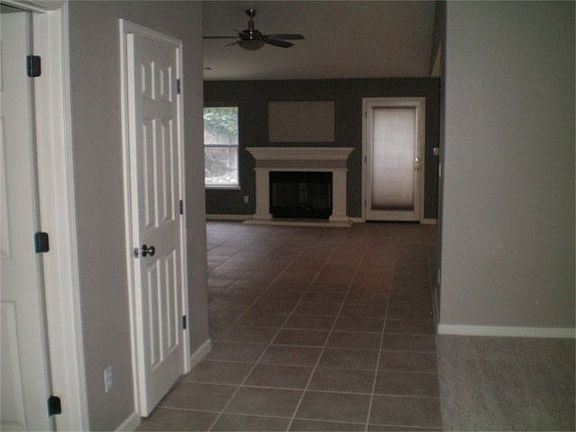 3rd image of 1614 Queensland Ave