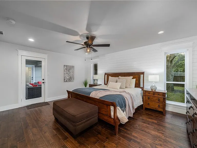 1601 Windsong Trl — Photo 18