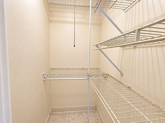 4th image of 6 Venice St APT F2