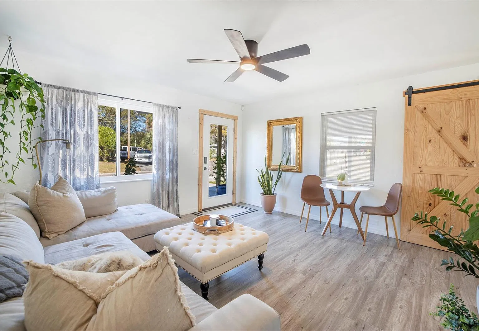 3 bed, 875 sqft, $3,000 — Photo 3