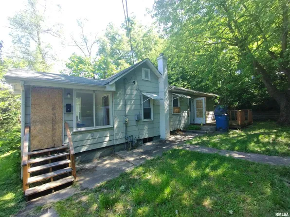 225 Hero St, Silvis, IL 61282