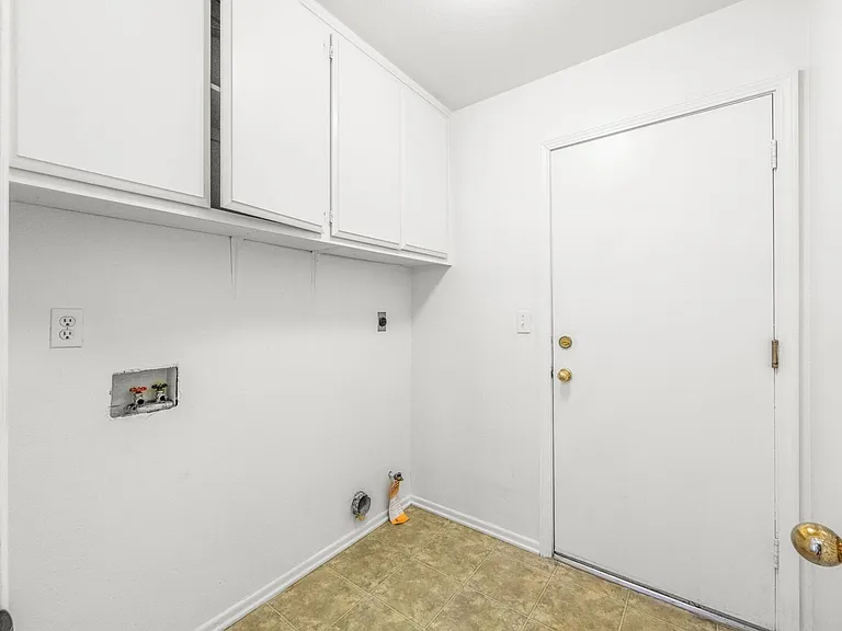 848 Devore Ave — Photo 33