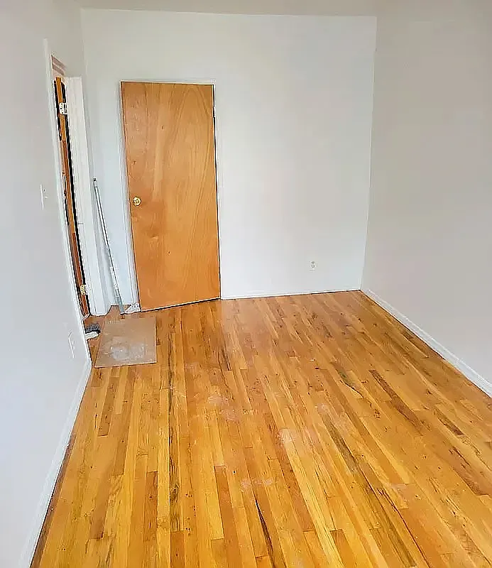 2403 Hoffman Street — Photo 3