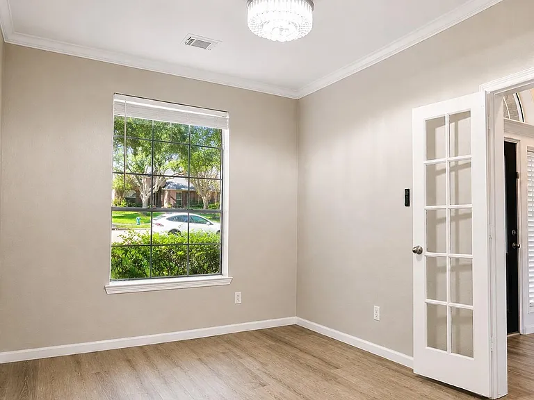 3906 Lakeridge Canyon Dr — Photo 3