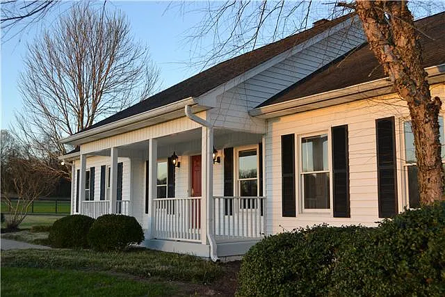 3 bed, 1712 sqft, $3,000 — Photo 2