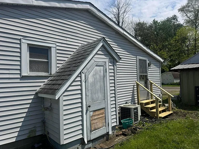 4956 Island Dr NE — Photo 8