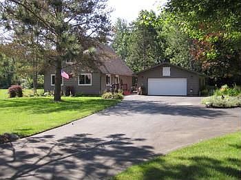 1st image of 290 E Richmond Dr