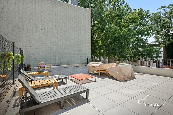 Rented by The Agency | media 9