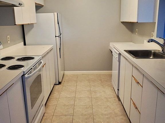 2nd image of 5 Janine Dr #5