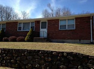 25 Elm Hill Dr, Wallingford, CT 06492