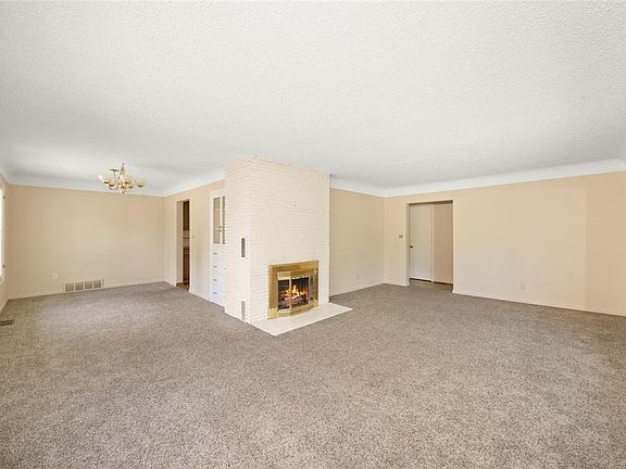 3rd image of 11724 E Alki Ave