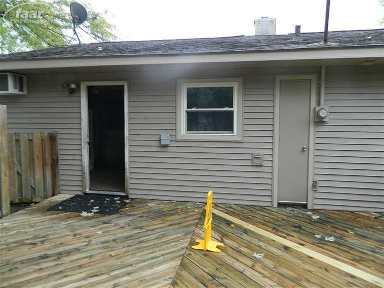 2nd image of 6072 Woodsdale Dr