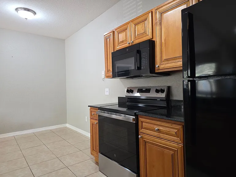 826 Grand Regency Point #202 — Photo 11