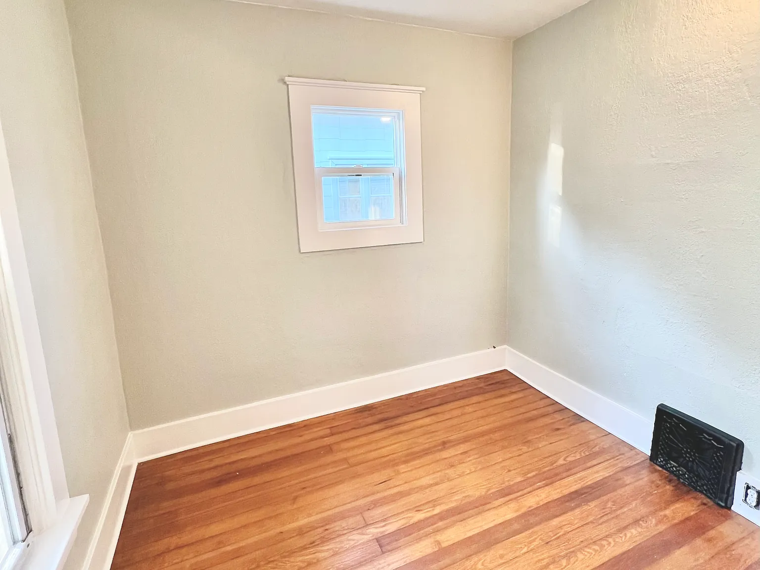 403 N Marquette St — Photo 4