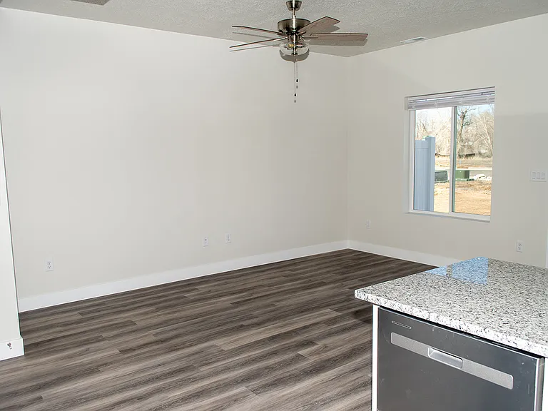 382 N 100 W #1 — Photo 24