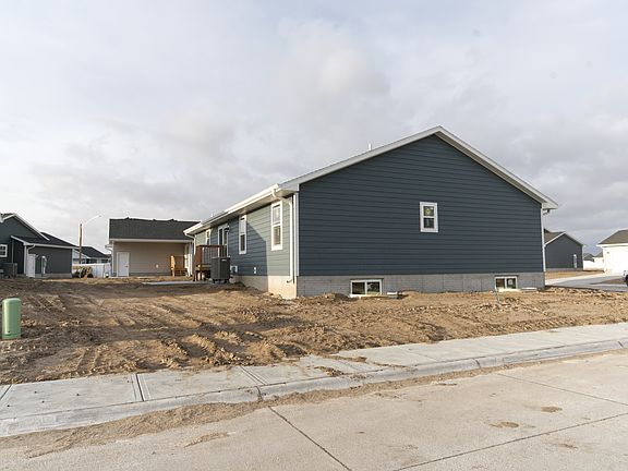 3rd image of 536 Schmidt Cir