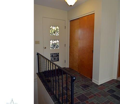 3rd image of 1027 E Darlington Ave