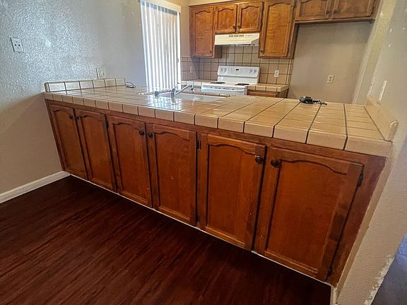 4th image of 2810 W Caldwell Ave