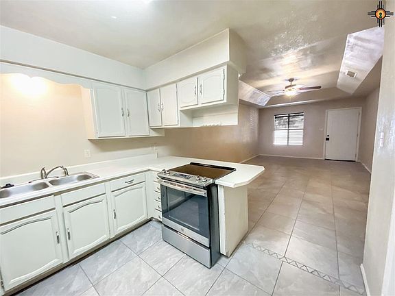 4th image of 105 E Wolfcamp Dr