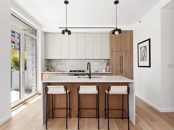 462 Saint Marks Ave #302, Brooklyn, NY 11238