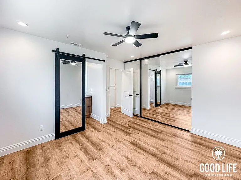 729-731 Reef Dr — Photo 11
