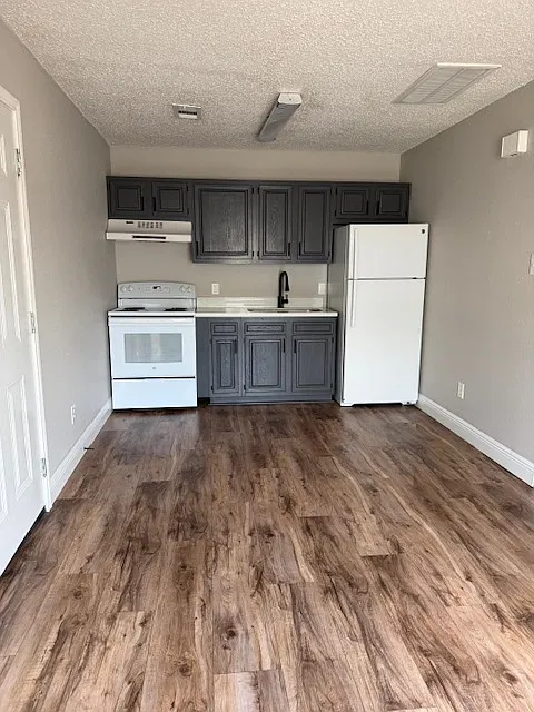 BK6 - 1845 Mcfaddin Avenue — Photo 3