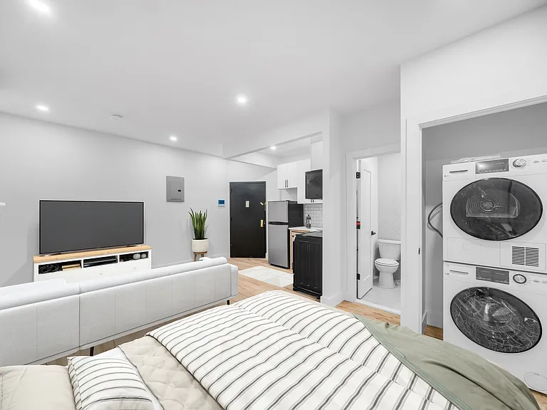 312 Manhattan Ave #4C — Photo 5