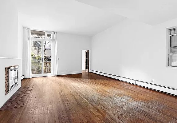 3rd image of 11 W 89th St APT 1