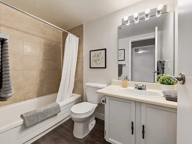550 Rundlehorn Cir NE — Photo 59