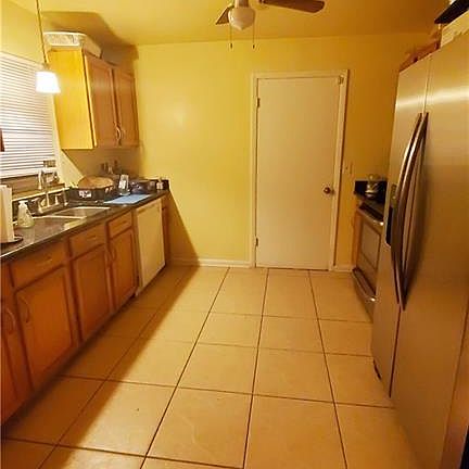 3rd image of 1718 NE 6th Ter