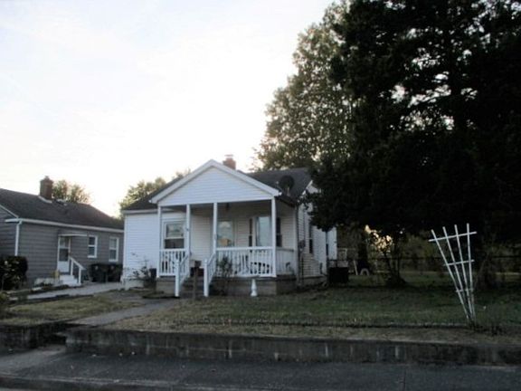 2nd image of 2816 N Sherman St