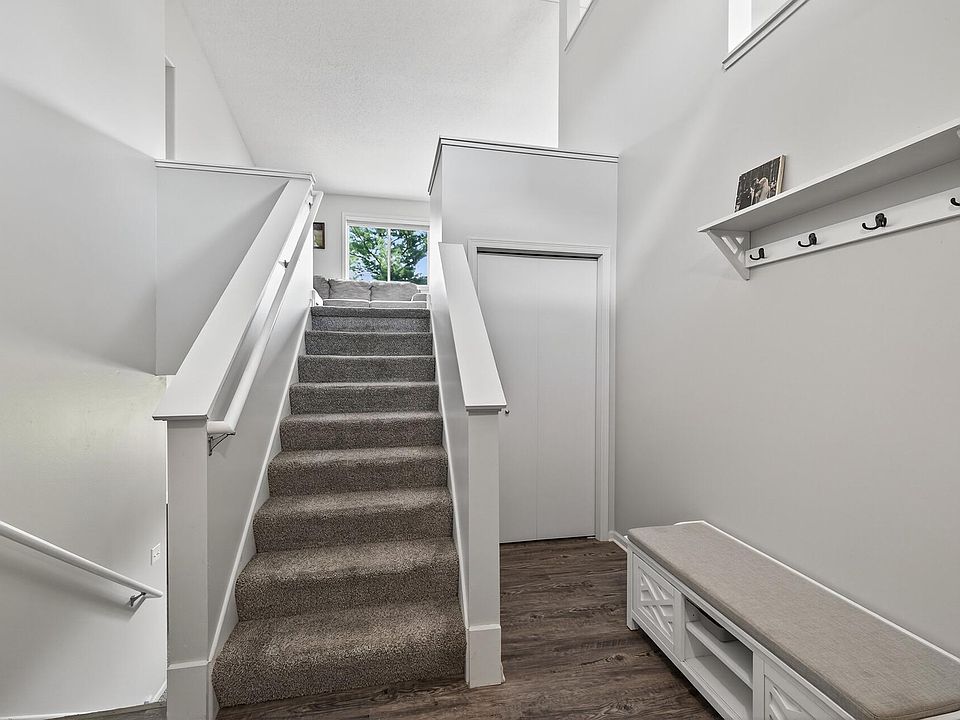 4th street  210 4th Ct S (Unit 4), Kirkland, WA 98033 | Redfin