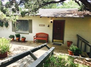 911 Lazy Ln, Kerrville, TX 78028