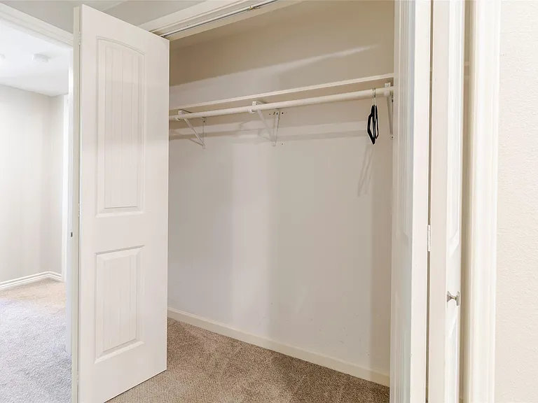 6915 Ten Oaks Cir — Photo 22