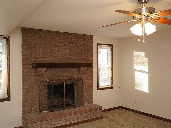 4th image of 5675 Kenwood Dr