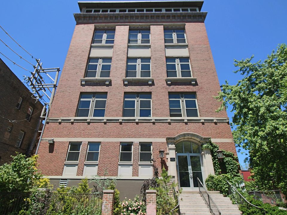 1st image of 1470 W Carmen Ave APT 101