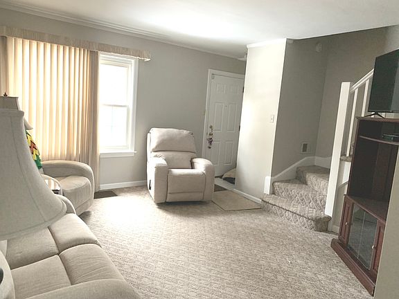 3rd image of 10917 S Artesian Ave